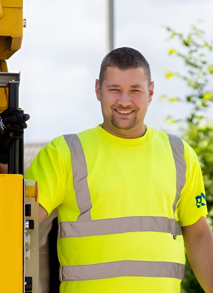 Afbeelding van verhaal Refuse collection truck driver Jeffrey Schoonbrood: from the international motorway to the streets of Limburg